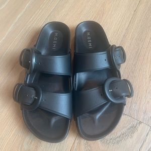 M. Gemi black sandals 37